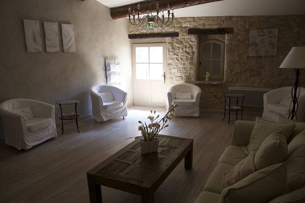 Le Crillon Otel Murs  Dış mekan fotoğraf