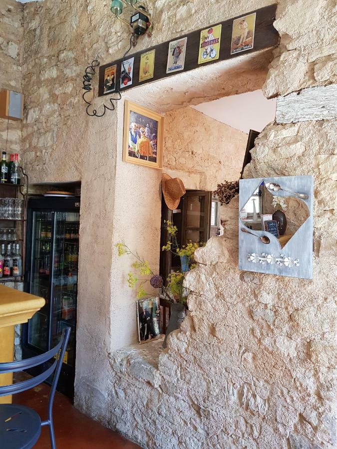 Le Crillon Otel Murs  Dış mekan fotoğraf